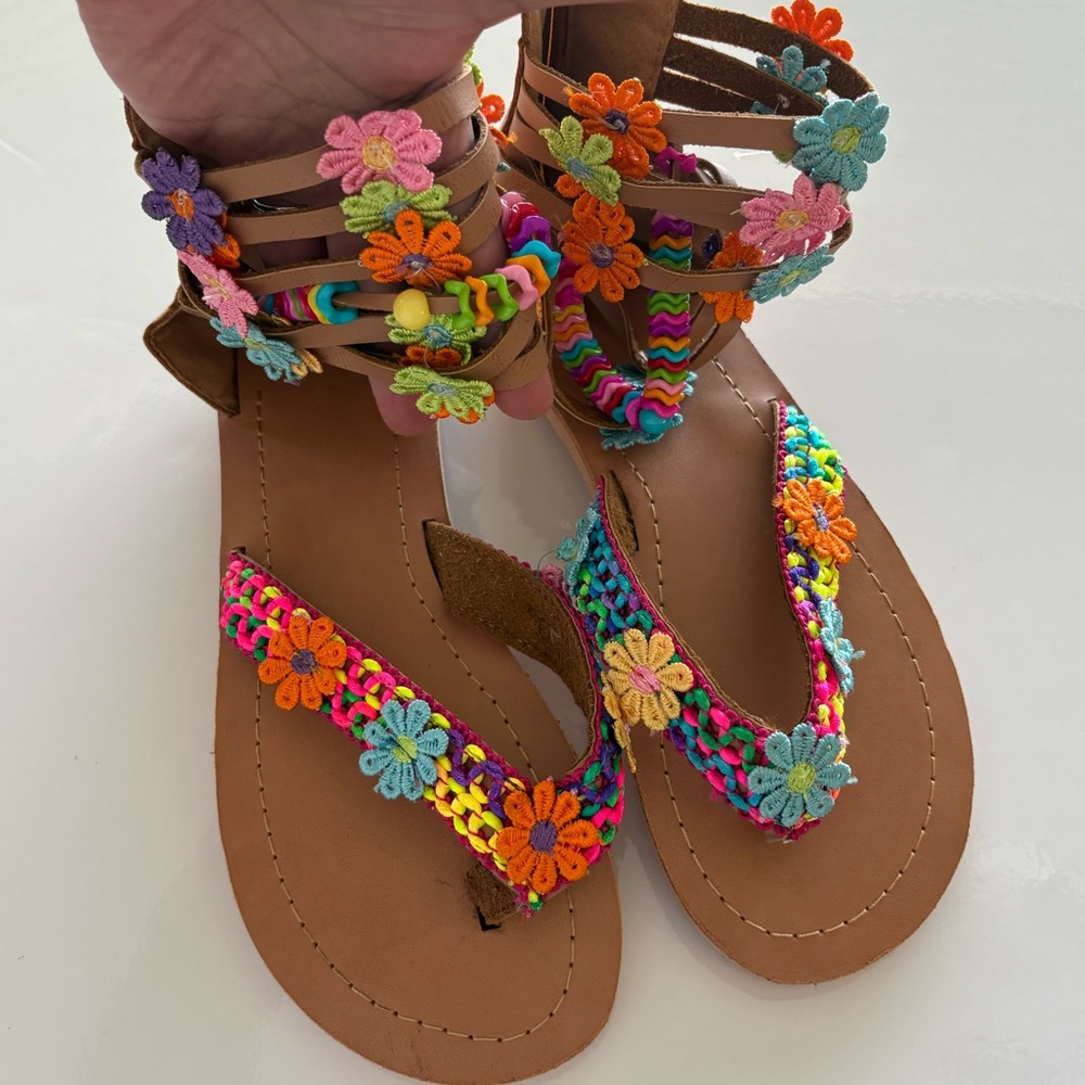 {Sz9} NWOT Colorful Floral Women's Sandals